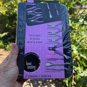 NIB NWT One/set Bead Landing Jewelry Making Tool Kit -zipper black‎ case Beading